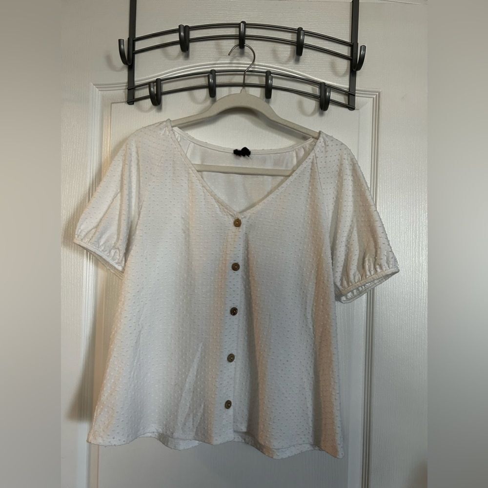 Anthropologie W5 • Button Down Top • White • Swiss Dot • Puff Sleeve • V Neck M